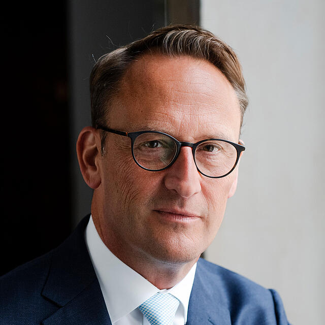  Tobias Schmid